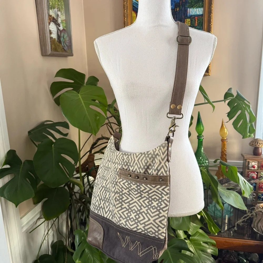 Myra Bag Canvas Crossbody